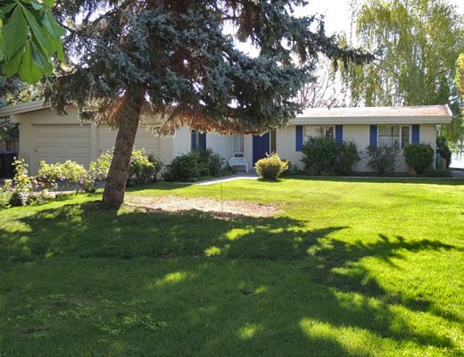 West Kelowna Beach House - 3 Bdrm 